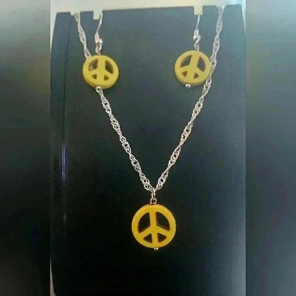 Peace Necklace and Earrings set - Picture 2 of 8